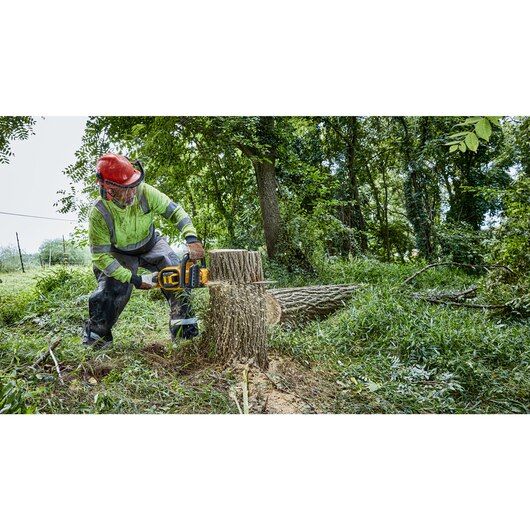 18-Inch Brushless Cordless Chain Saw Kit 4 18-Inch Brushless Cordless Chain Saw Kit