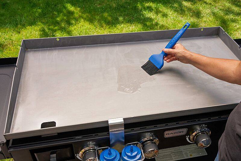 Extra Wide Basting Brush, With Built In Kick Stand, And Silicone Bristles 2 Extra Wide Basting Brush, With Built In Kick Stand, And Silicone Bristles
