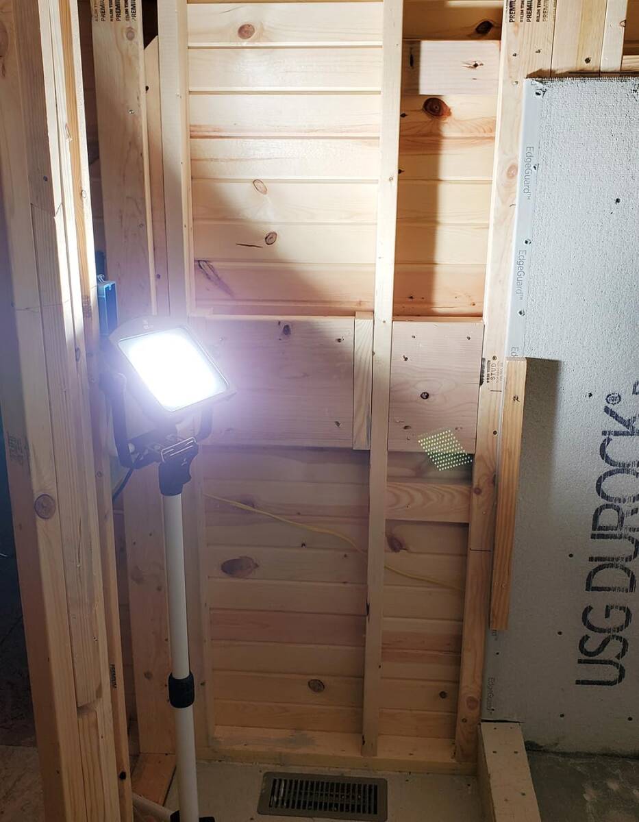 7000-Lumen 68-Watt LED Work Light With USB Port 8 7000-Lumen 68-Watt LED Work Light With USB Port
