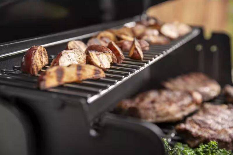 3-Burner Black Genesis E-315 LP Gas Grill 2 3-Burner Black Genesis E-315 LP Gas Grill