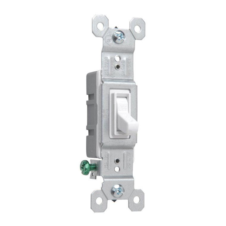Trademaster, 15-Amp, 120-Volt, White, Grounded, Single Pole, Toggle Switch, 10-Pack 1 White Grounded Switch