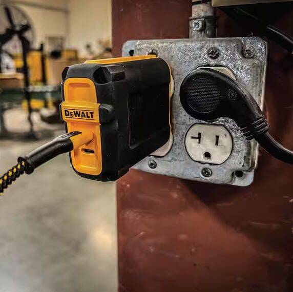 100-Watt 2-Port Wall Charger