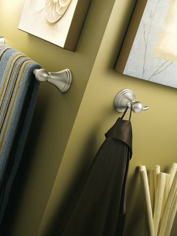 18-Inch Preston Brushed Nickel Towel Bar 3 18-Inch Preston Brushed Nickel Towel Bar