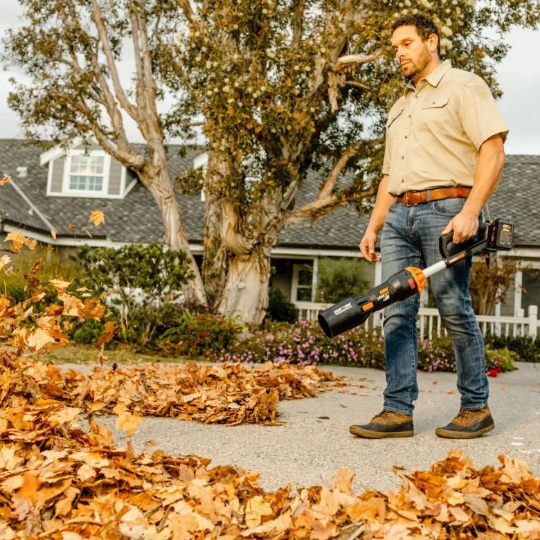 40-Volt LeafJet Leaf Blower 7 40-Volt LeafJet Leaf Blower
