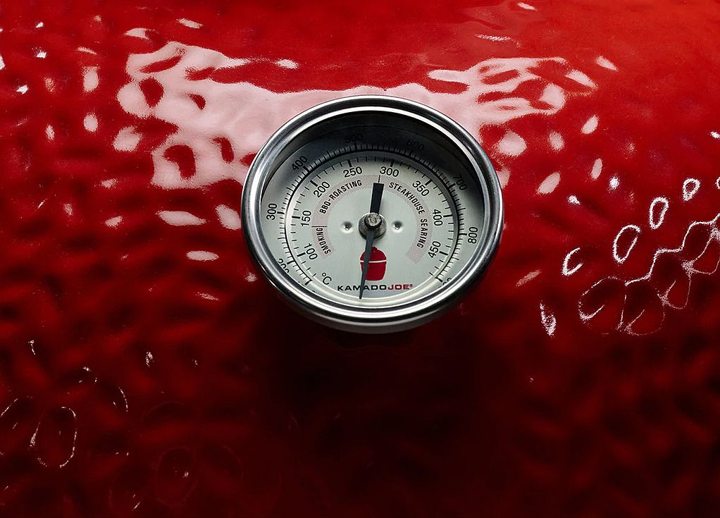 18-Inch Red Classic Joe Series III Grill